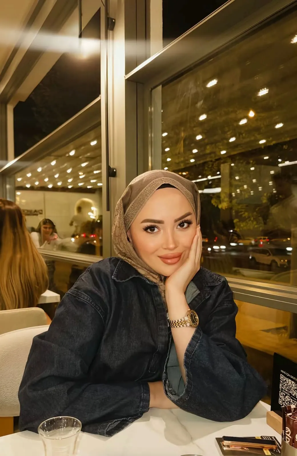 Zeyno Akyurt Escort | Beklediğinden Fazlası